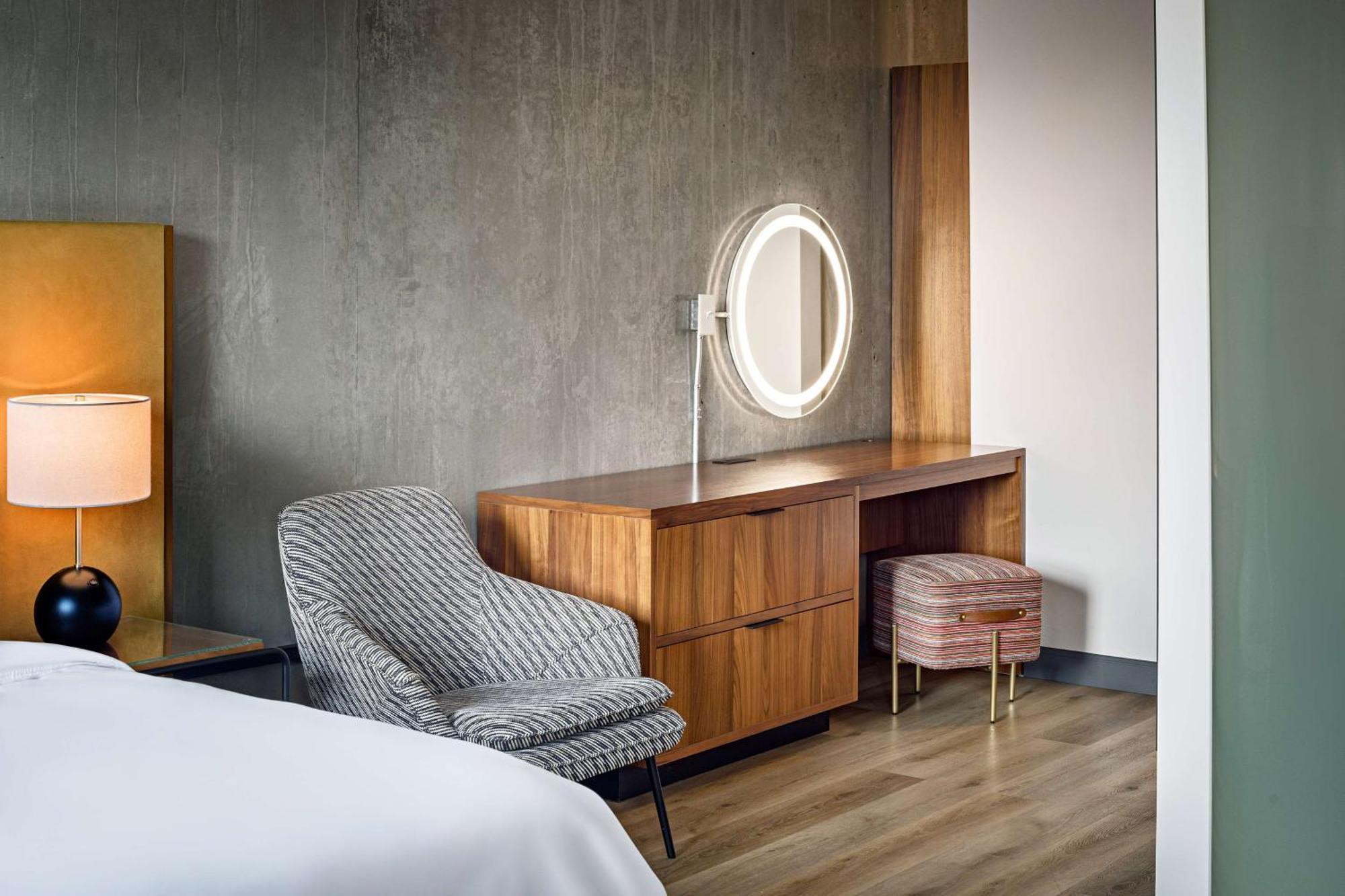 The Loom Hotel, Tapestry Collection By Hilton Уорик Экстерьер фото